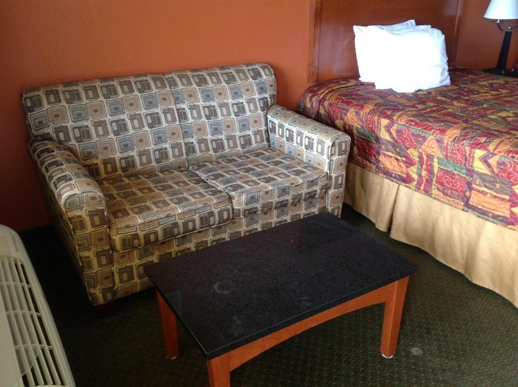 Hearne Budgetel Inn And Suites الغرفة الصورة