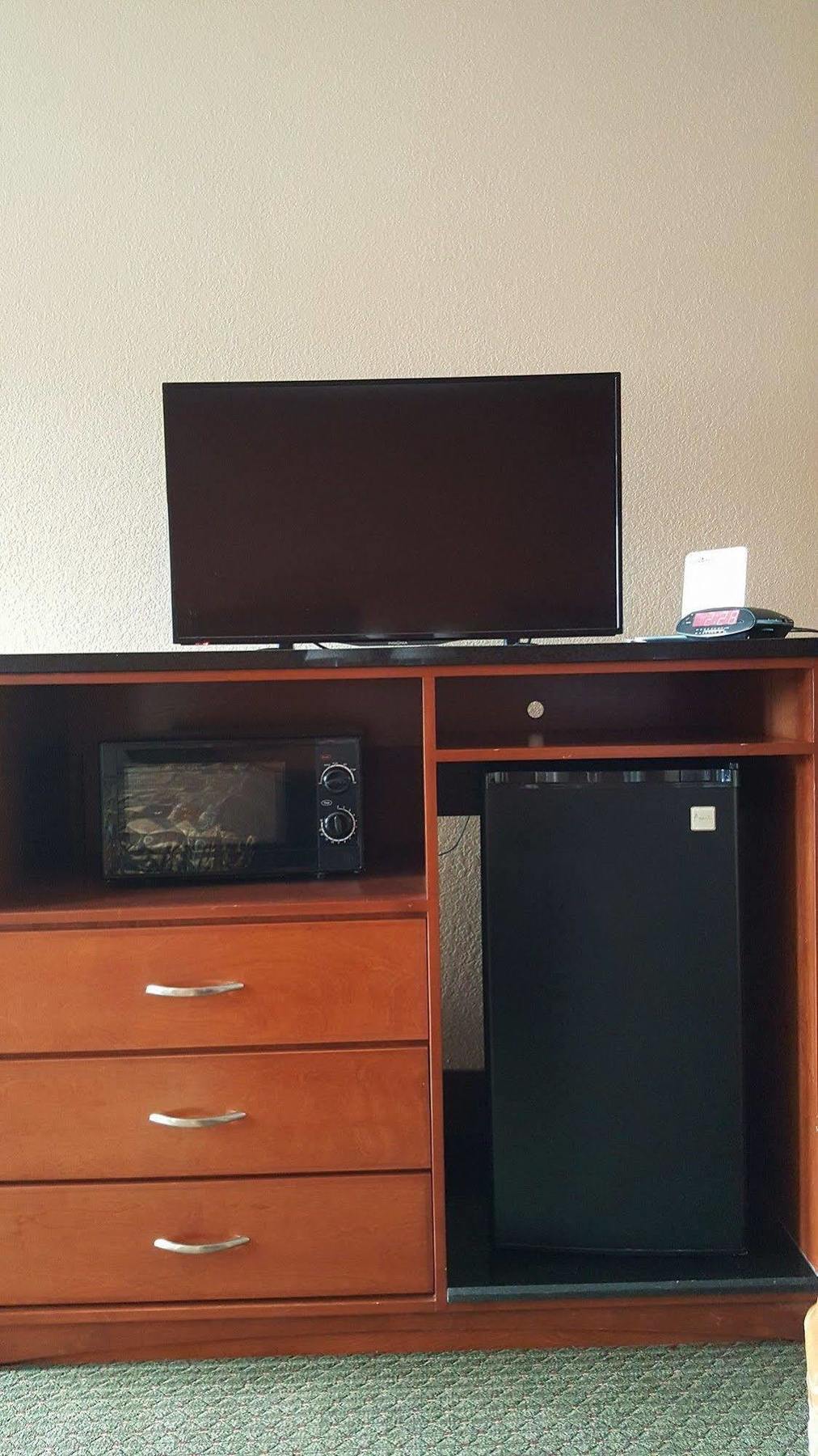 Hearne Budgetel Inn And Suites المظهر الخارجي الصورة