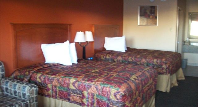 Hearne Budgetel Inn And Suites الغرفة الصورة